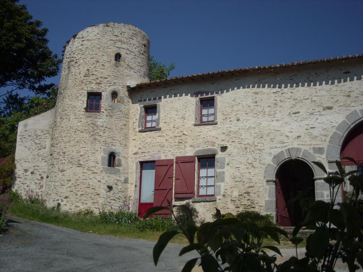 La Tour Des Laudes Bed & Breakfast Breuil-Barret Exterior photo
