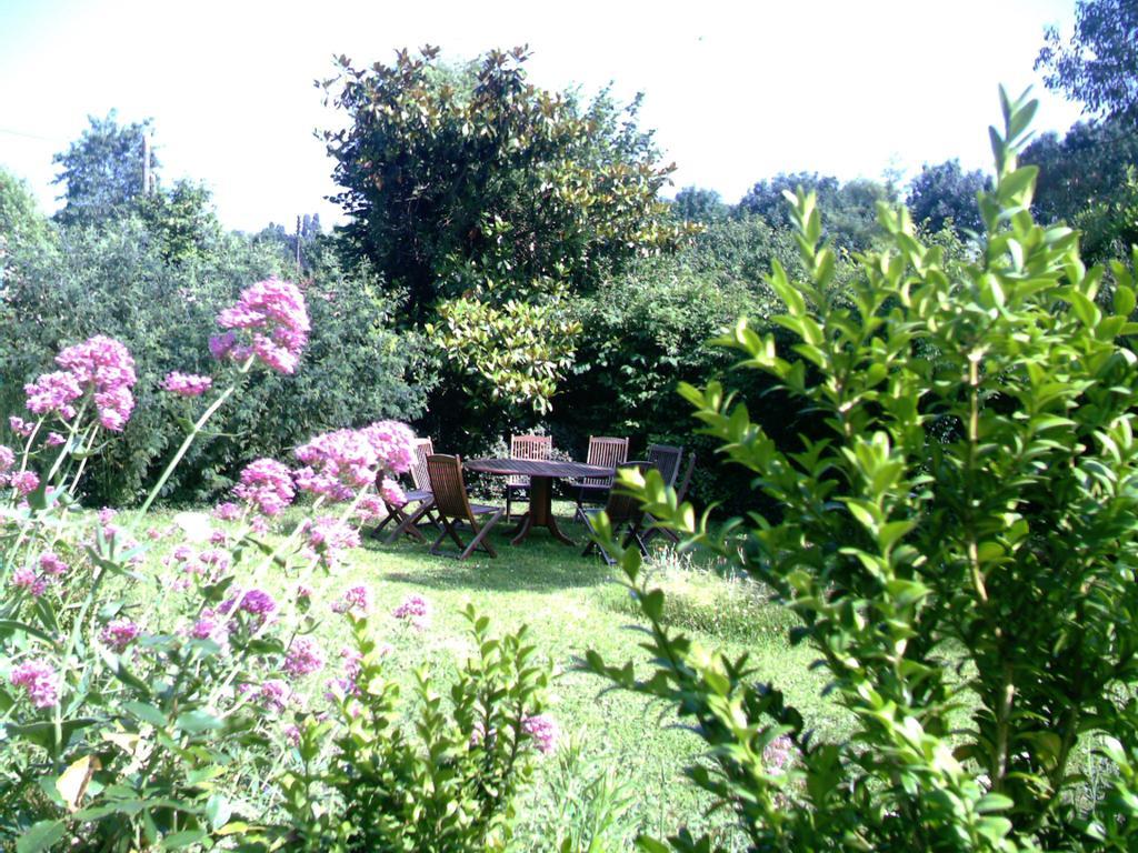 La Tour Des Laudes Bed & Breakfast Breuil-Barret Exterior photo